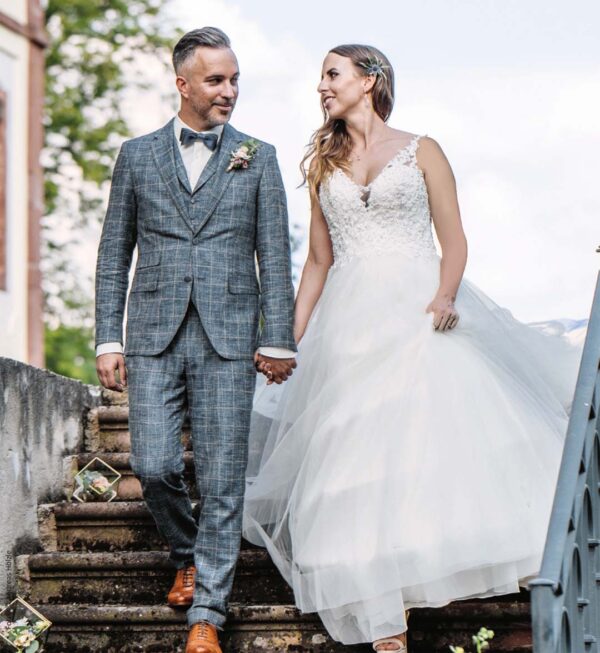 Kastell-Wedding-2023-Bräutigam-Anzug-A34_A_Kastell-Fb-4602-70_AP-MEN-Bräutigam-Ausstatter-Singen